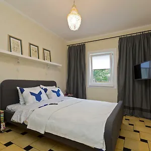 Marta`s Cozy Apartment-комфортабельные Near Airport Kyiv, Central Railway Station Апартаменты